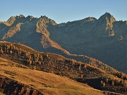 85 Di nuovo bella vista verso Pizzo del Becco e Corni di Sardegnana